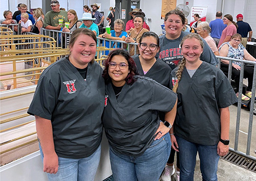 Vet tech students get hands on experiences at the Nebraska State Fair